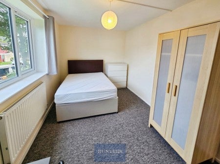 Flat Leahurst Crescent in Birmingham