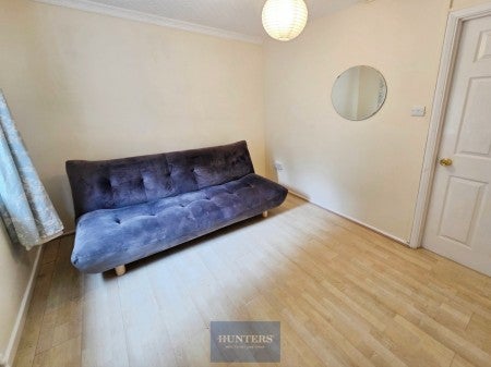 Flat Leahurst Crescent in Birmingham