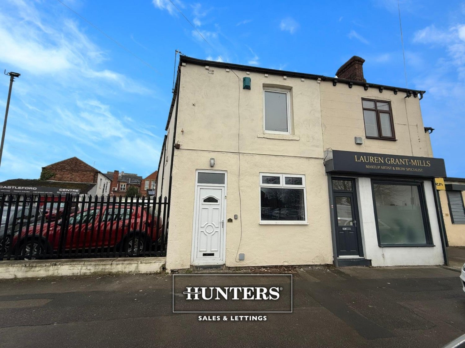 Flat Aketon Road in Wakefield