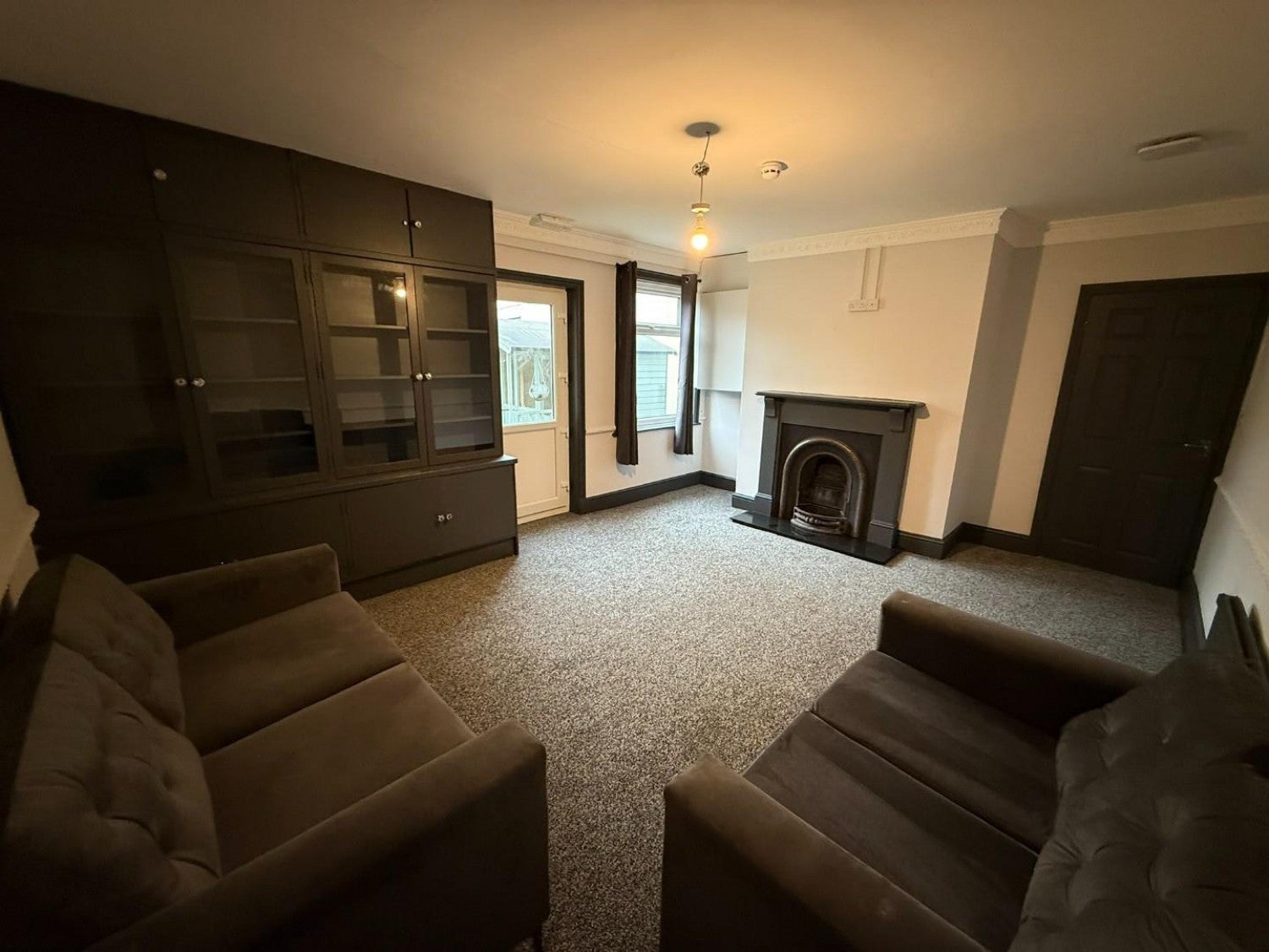 Flat Aketon Road in Wakefield