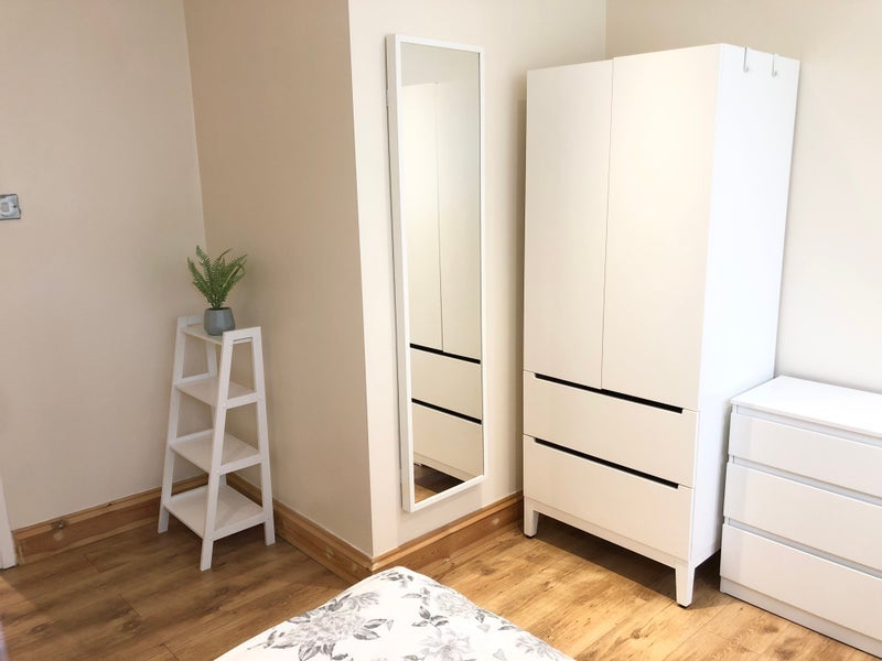 Room Bevill Allen Close in Greater London