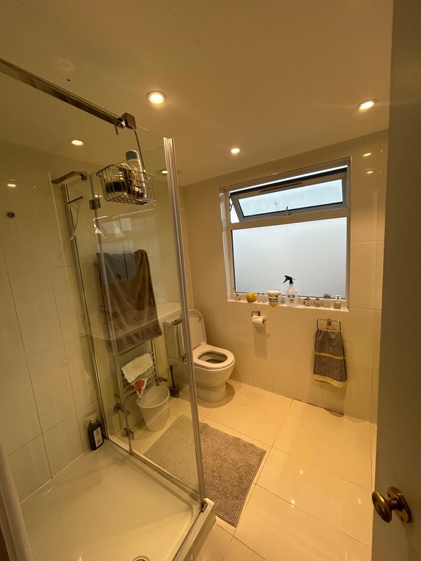 Room Derby Road in Greater London