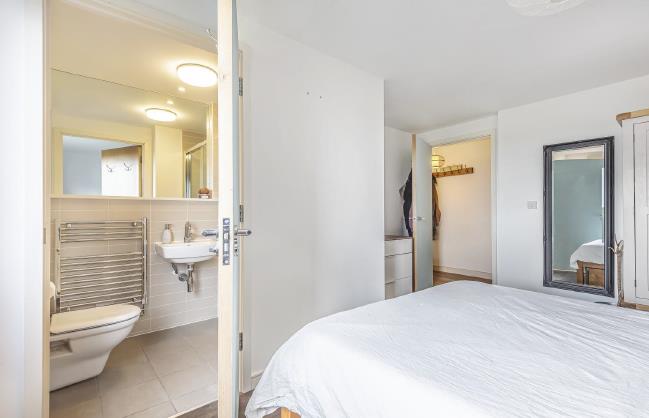 Flat Restell Close in Greater London
