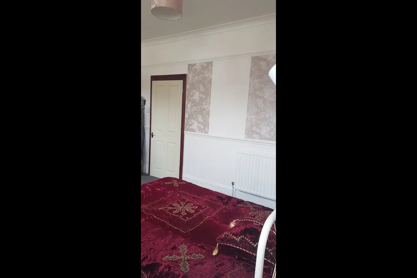 Room Ladysmith Avenue in Greater London