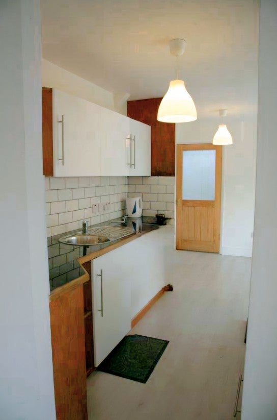 Flat Wallcote Avenue in Greater London
