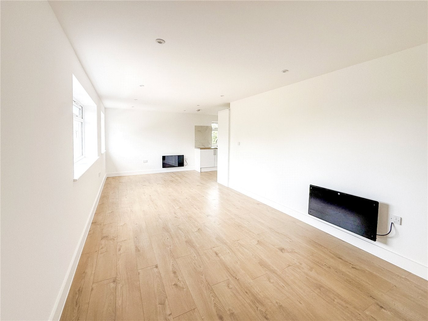 Flat Castleview Road in Elmbridge