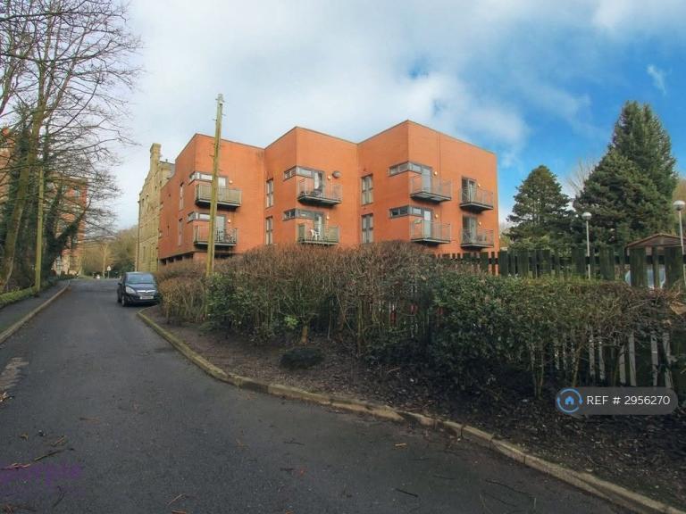 Flat Hough Lane in Bolton