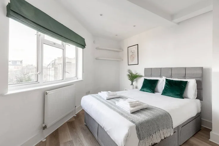 Flat Nevern Place in Greater London