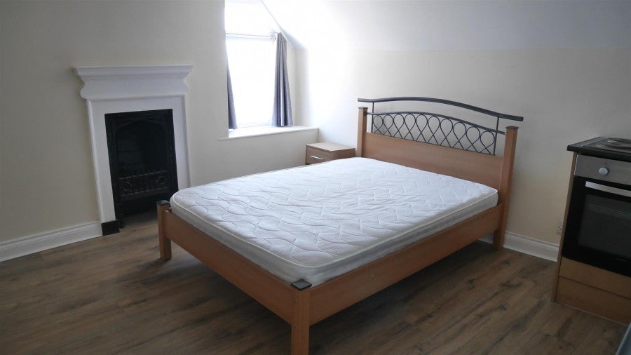 Room Fore Street in Chard