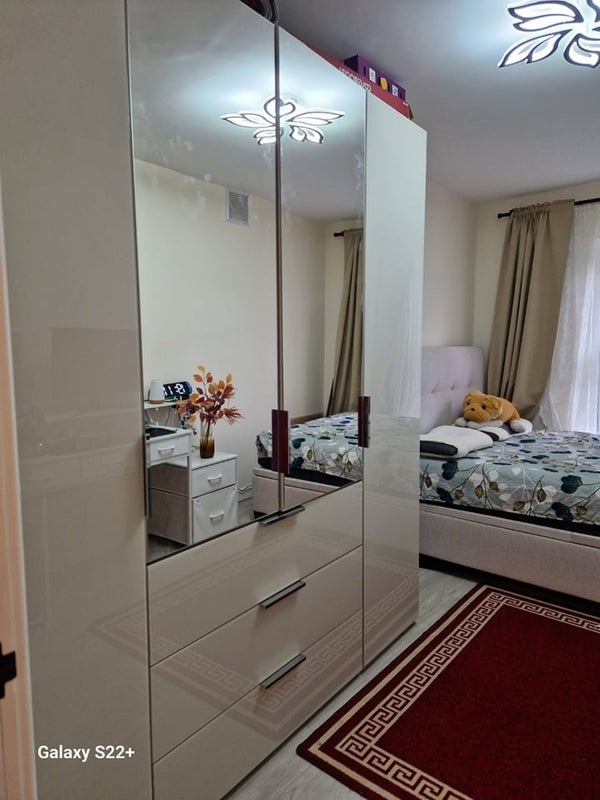 Flat Hindes Road in London