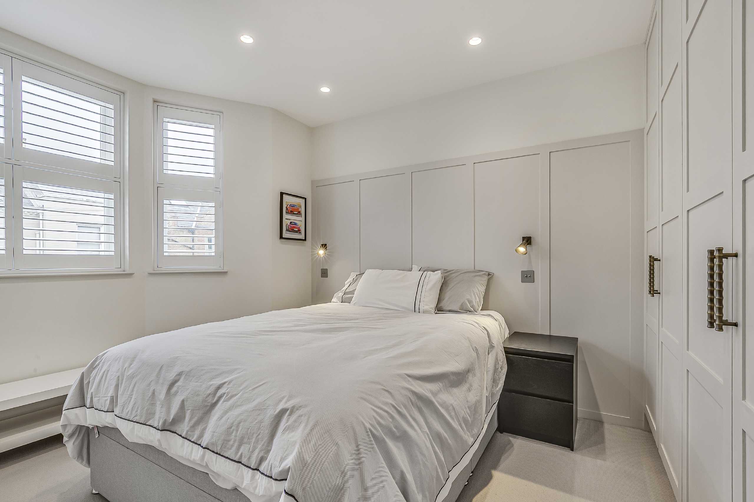 Flat Alderbrook Road in Greater London