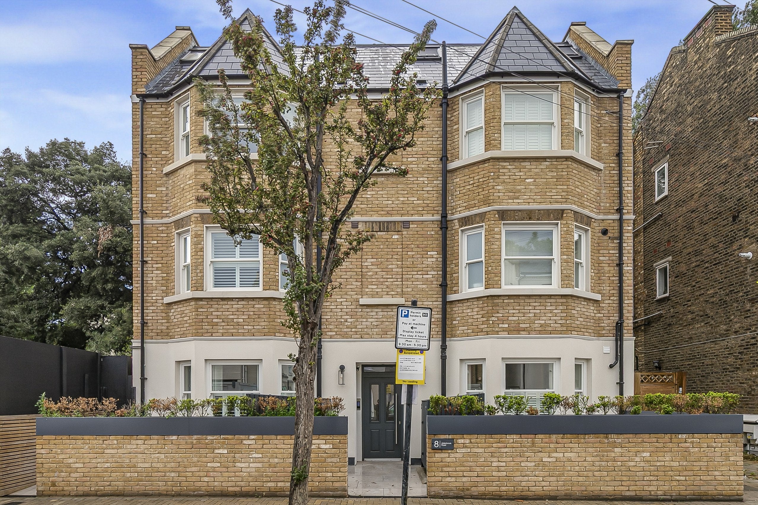 Flat Alderbrook Road in Greater London