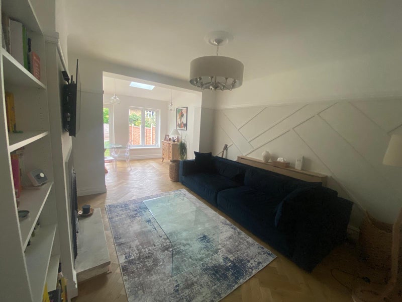 Room Norfolk Avenue in Greater London