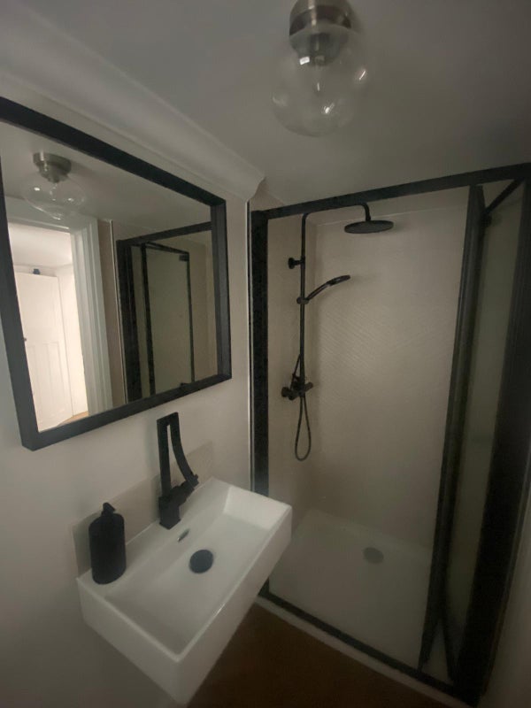 Room Norfolk Avenue in Greater London