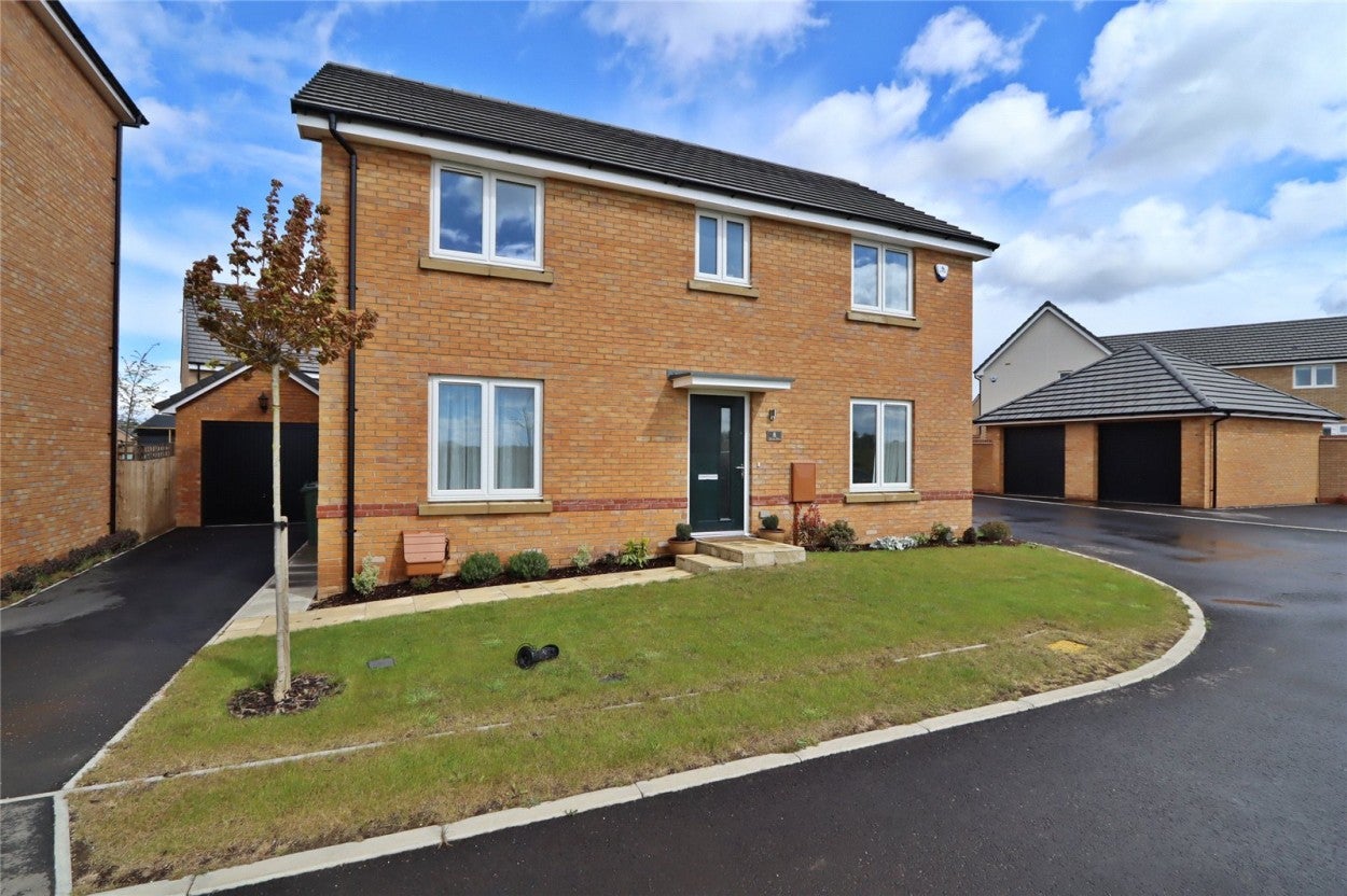 House Chevry Close in Milton Keynes