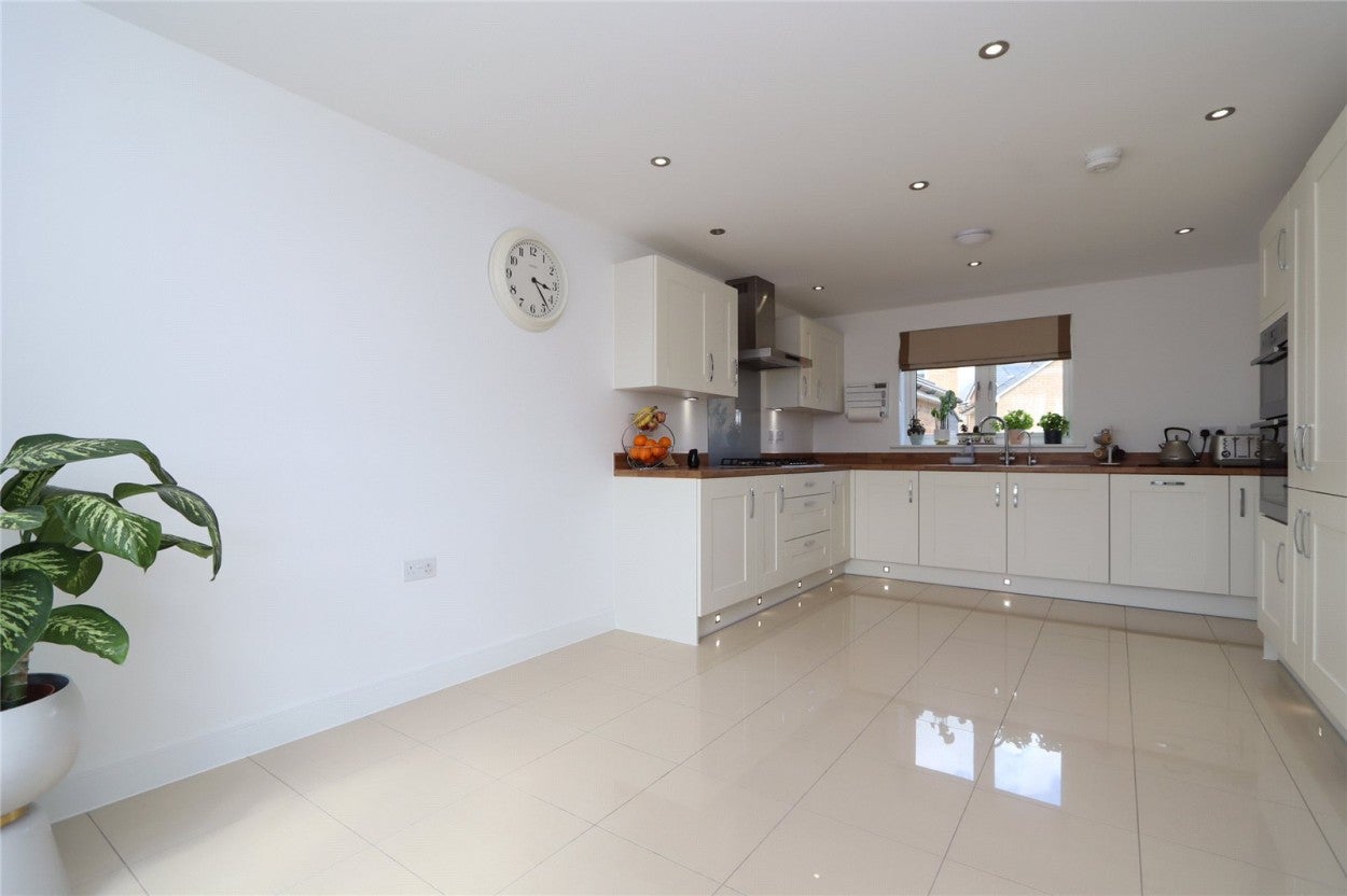 House Chevry Close in Milton Keynes