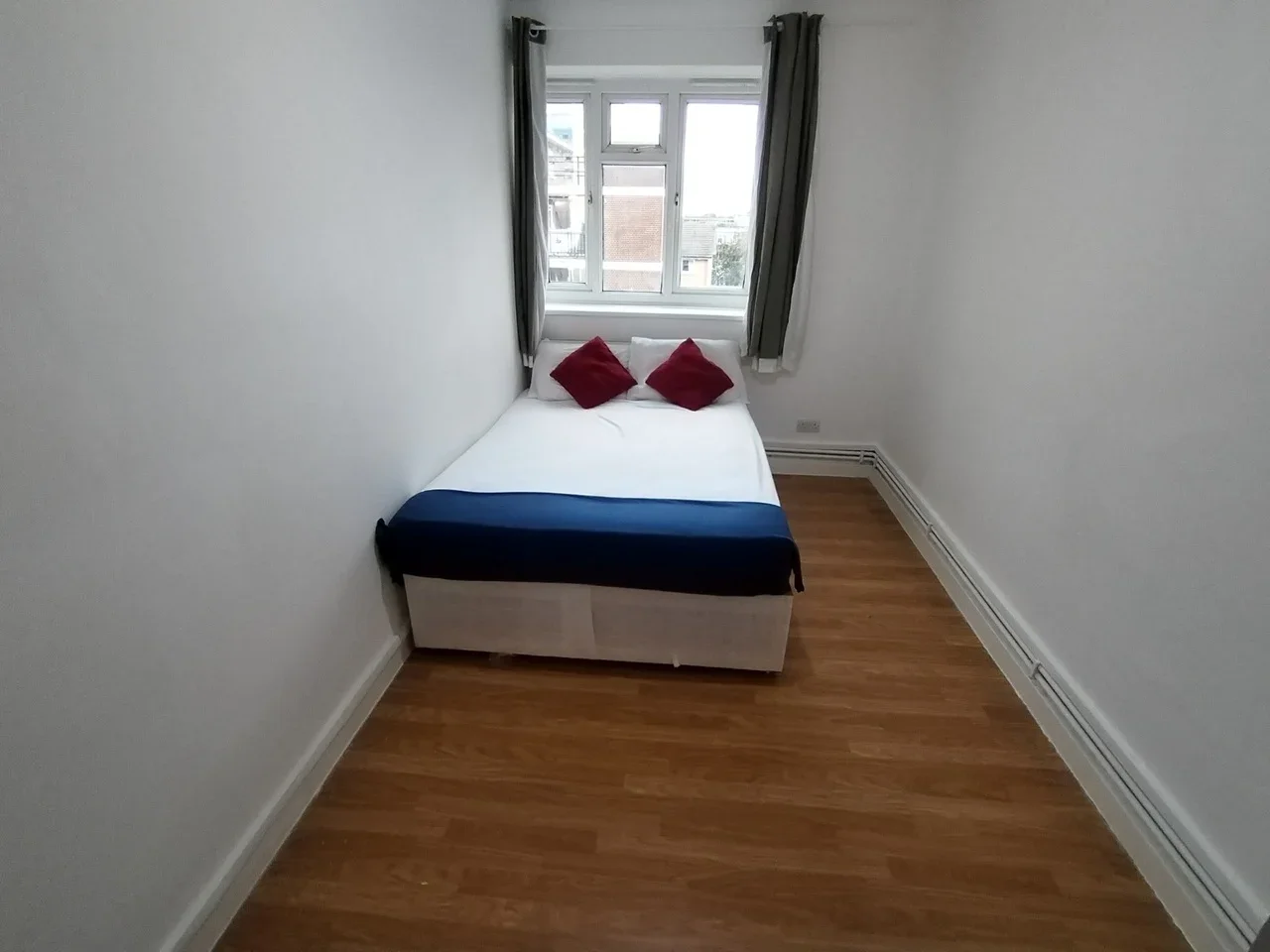 Flat Howard Road in Greater London