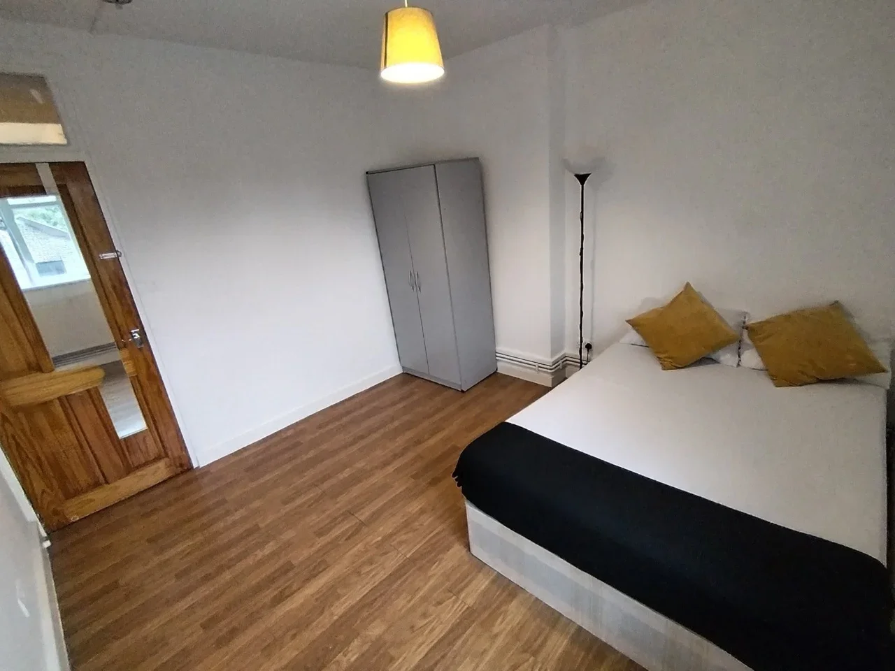 Flat Howard Road in Greater London