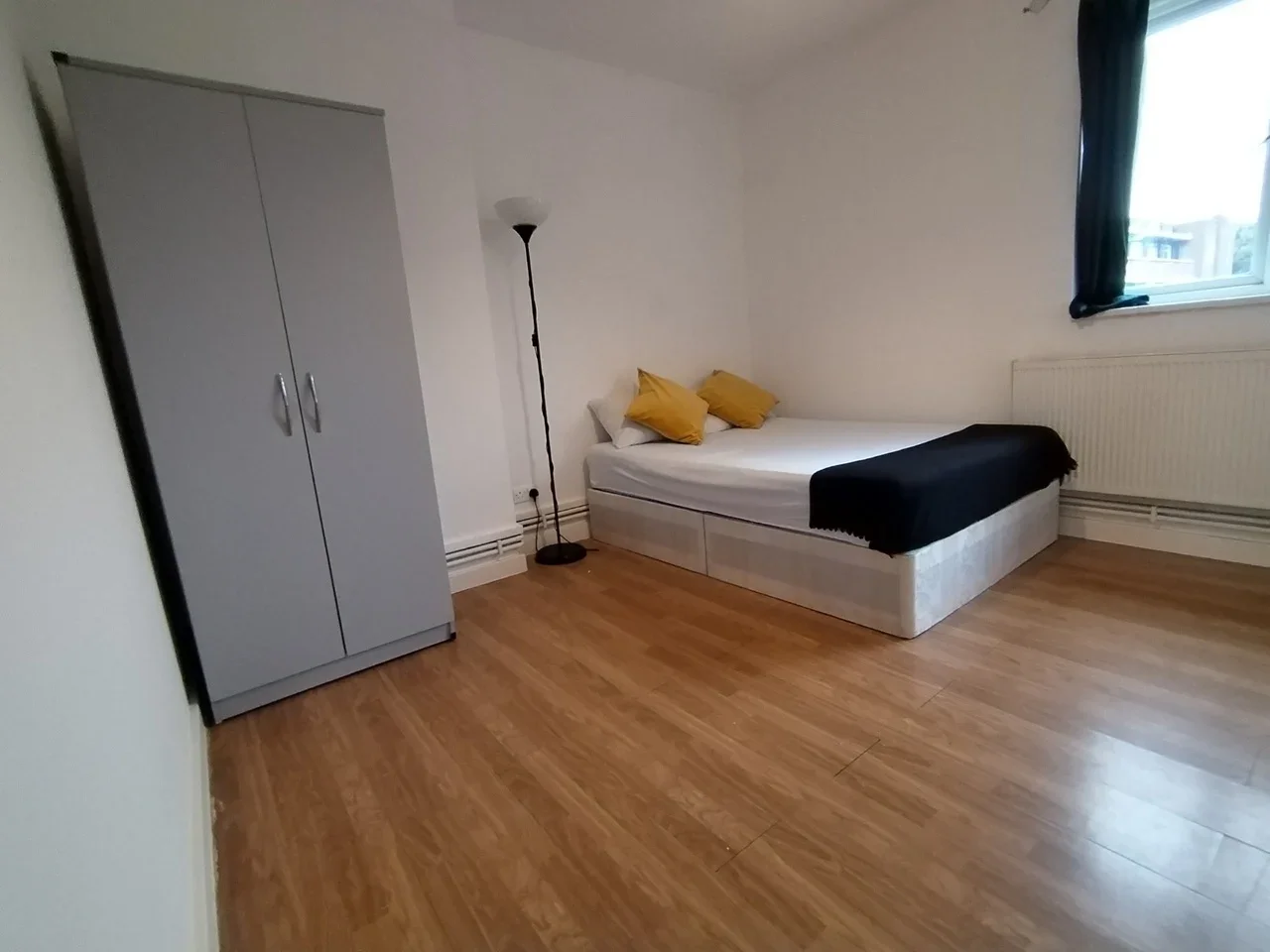 Flat Howard Road in Greater London