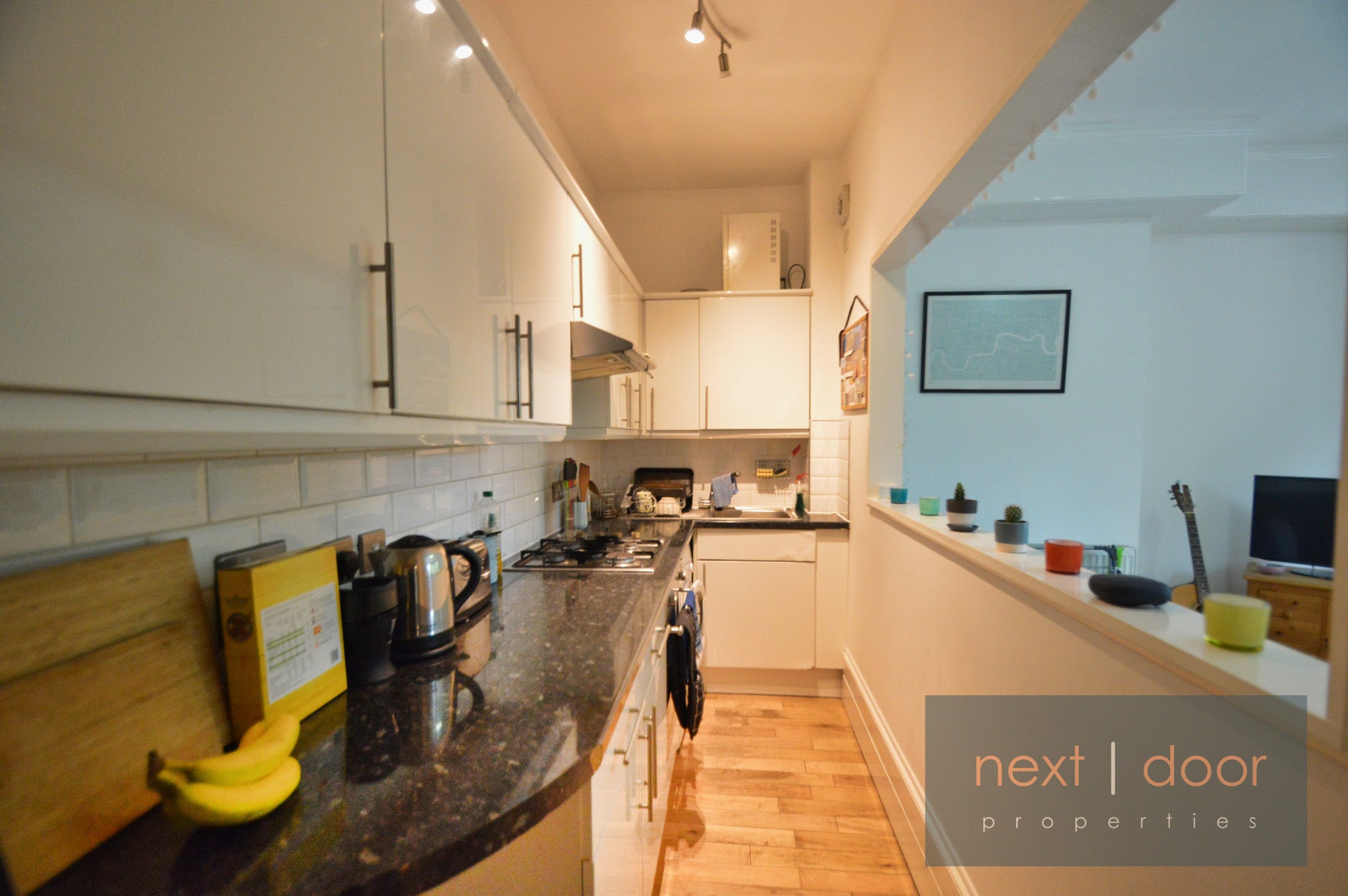 Flat Thurlow Park Road in Greater London