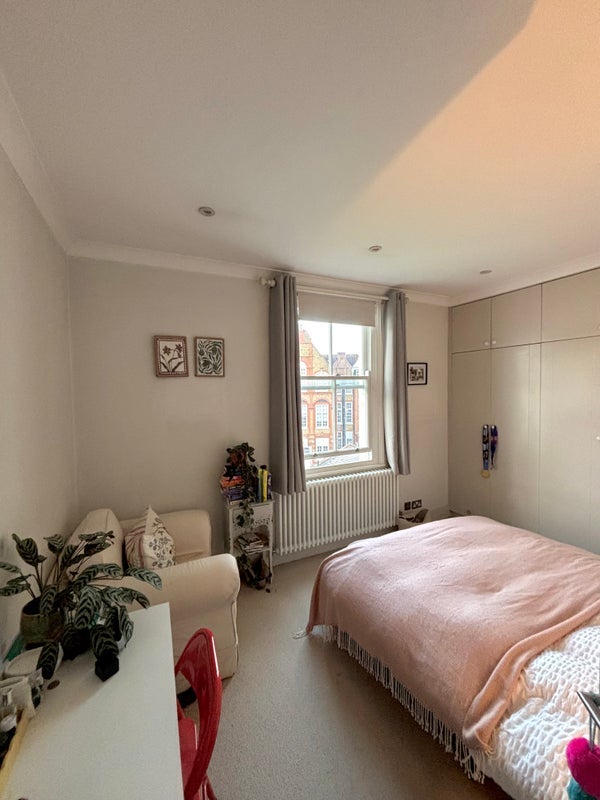 Room Queen's Club Gardens in Greater London