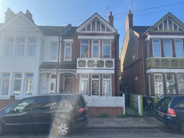 House Ashburnham Road in Luton