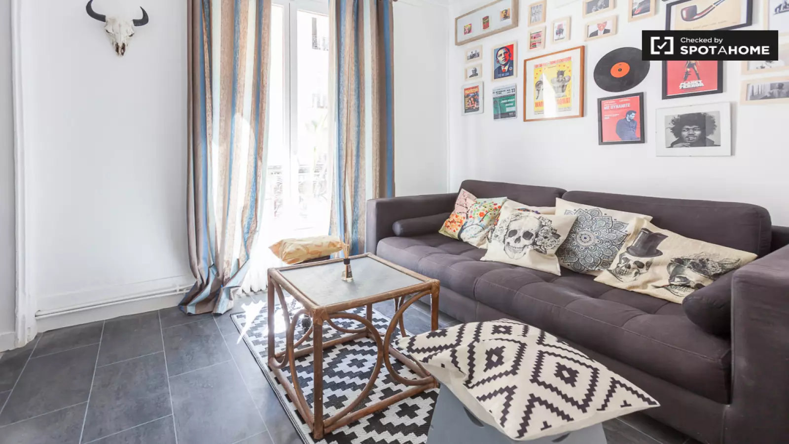Appartement Rue Myrha à Paris