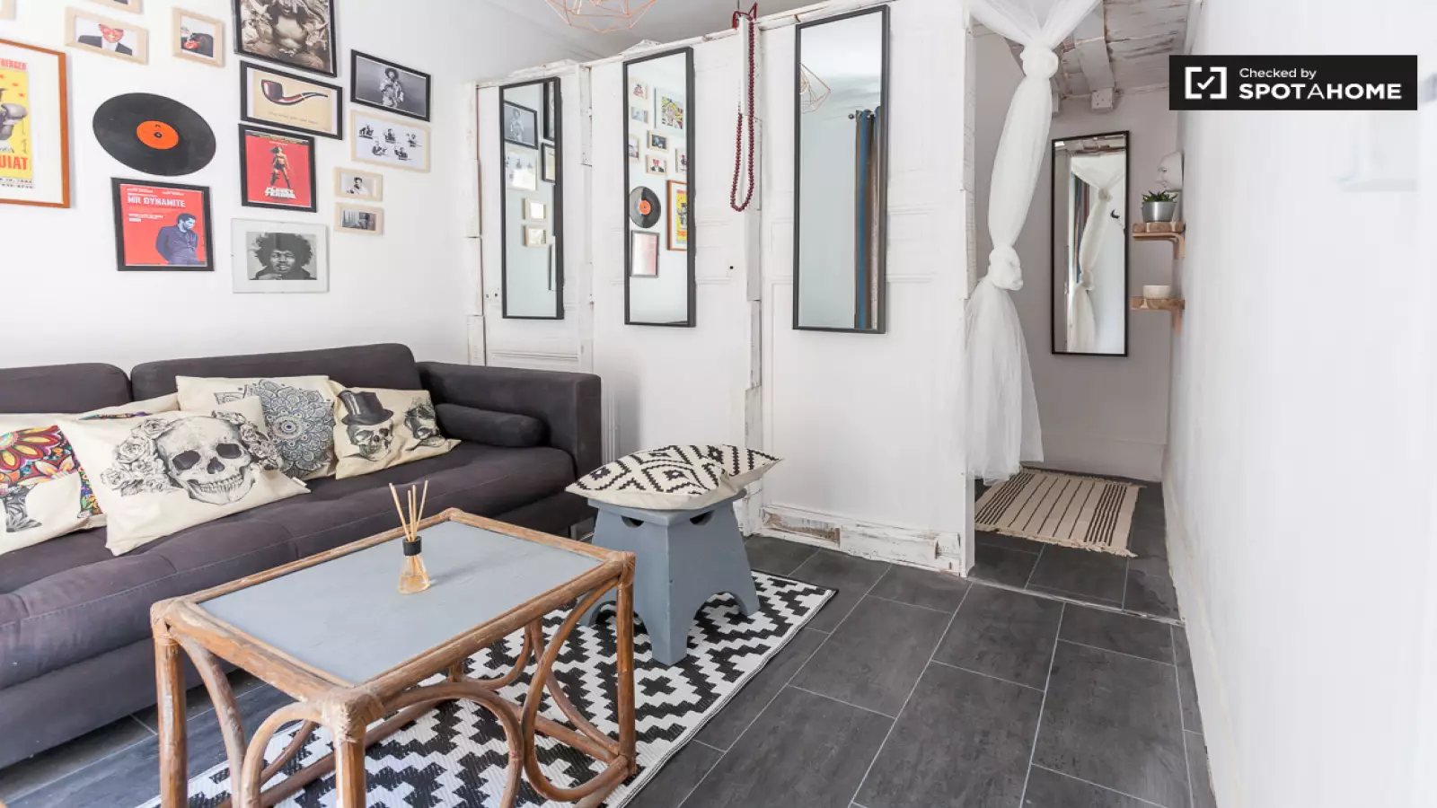 Appartement Rue Myrha à Paris