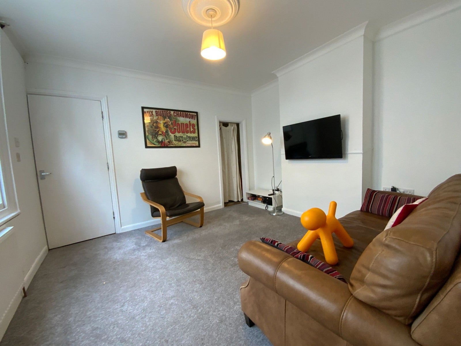 Room Hughenden Road in High Wycombe