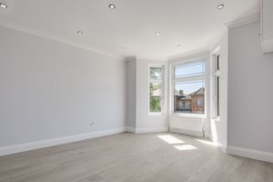 Flat Goodmayes Road in Greater London
