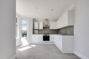 Flat Goodmayes Road in Greater London