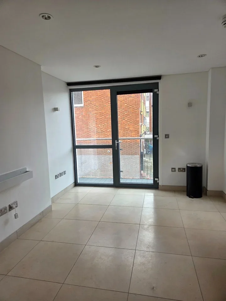 Flat Prince of Wales Road in Greater London