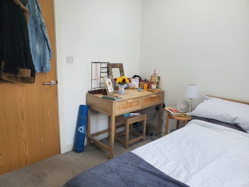 Flat St Pancras Way in Greater London
