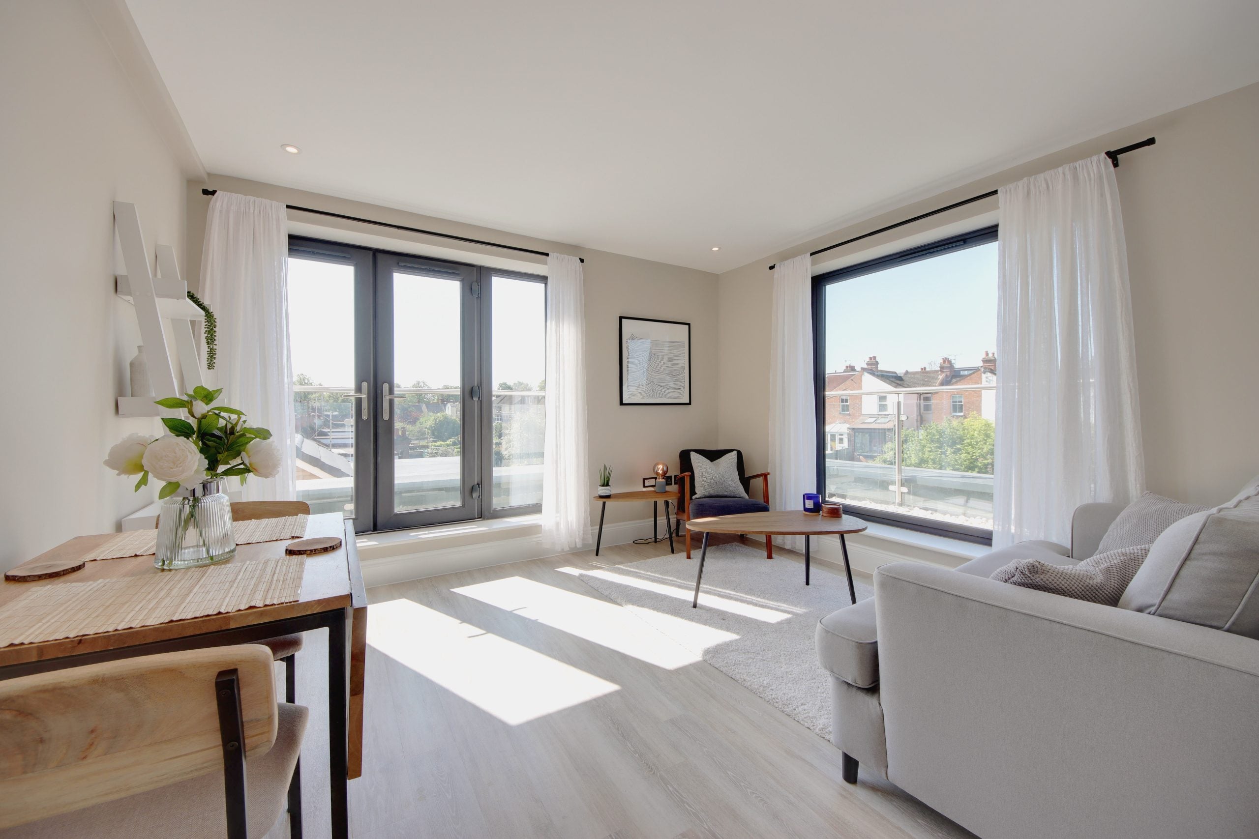 Flat Haydon Road in Watford