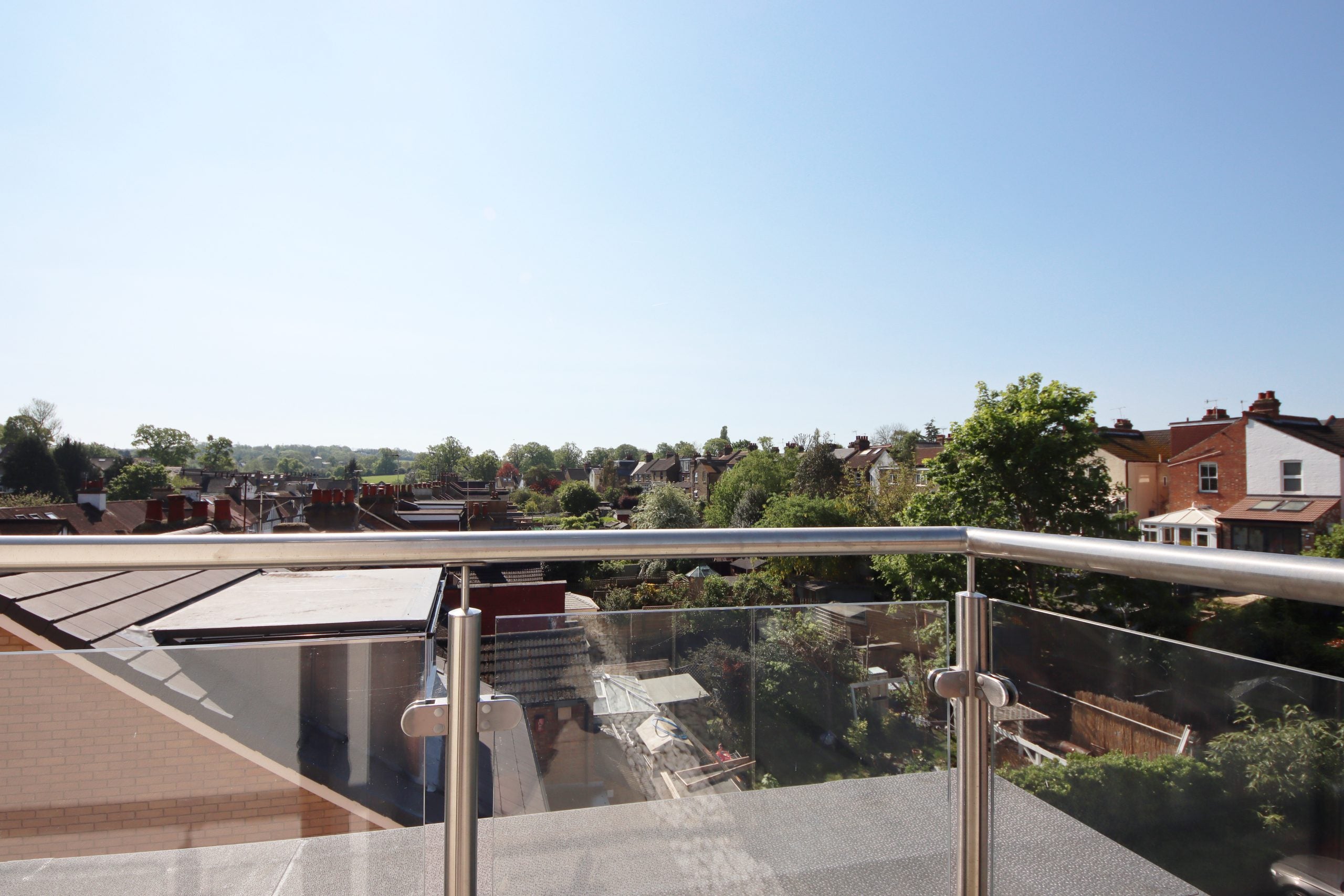 Flat Haydon Road in Watford