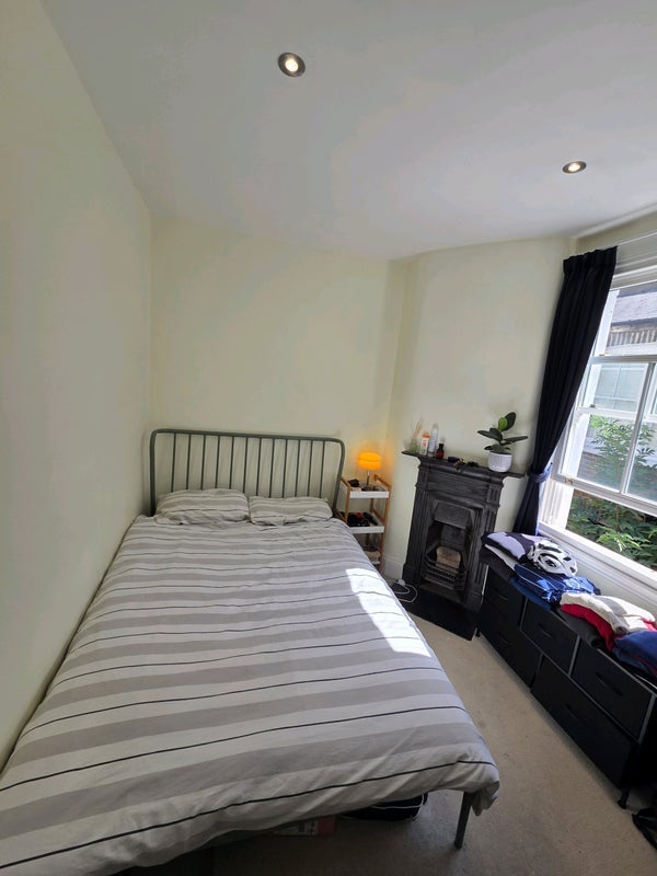 Room Bedford Hill in Greater London