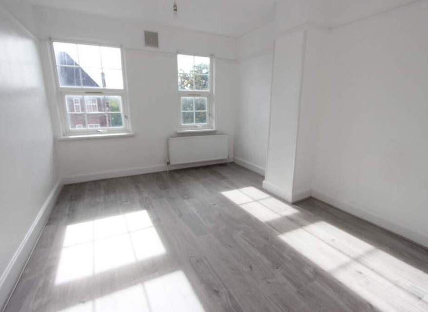 Flat Onslow Road in London