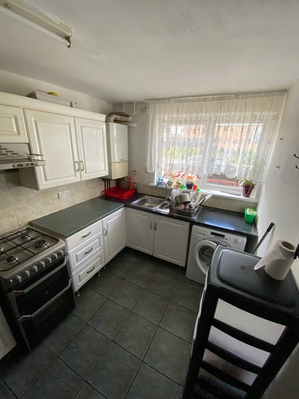 Room Kennard Road in Greater London