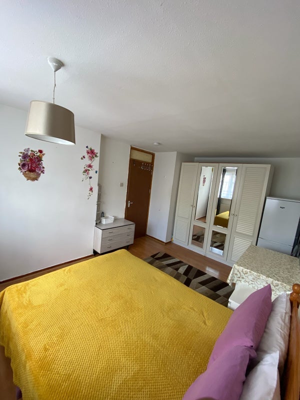 Room Kennard Road in Greater London