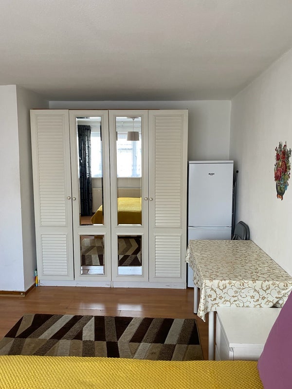 Room Kennard Road in Greater London