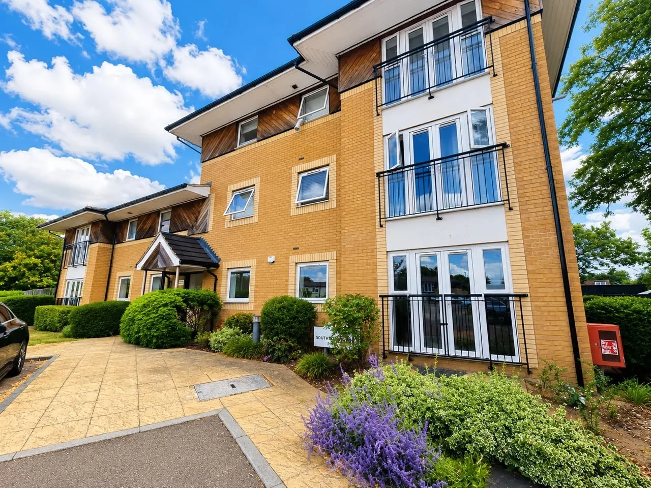 Flat Helen Road in Greater London