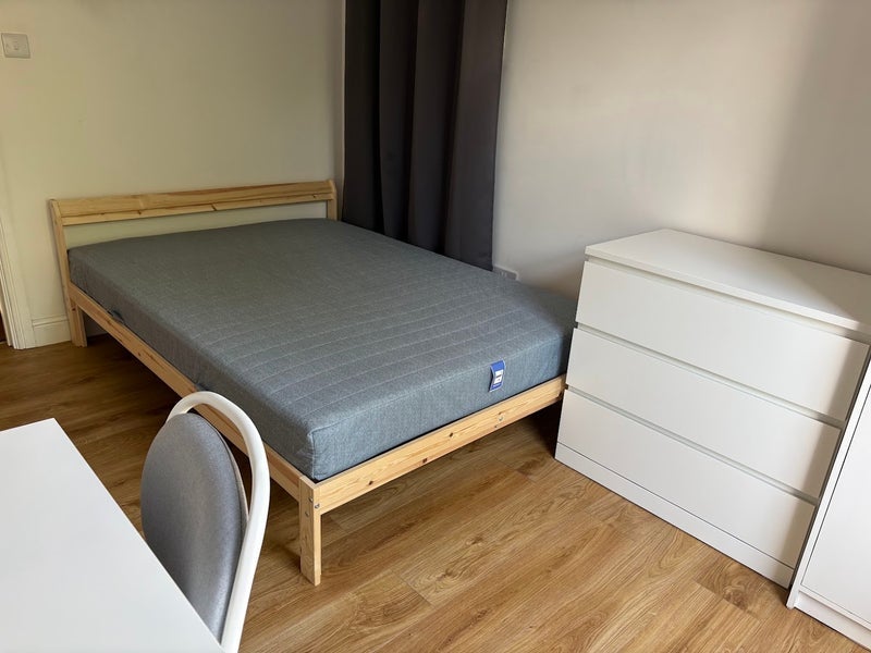 Room Caistor Park Road in Greater London