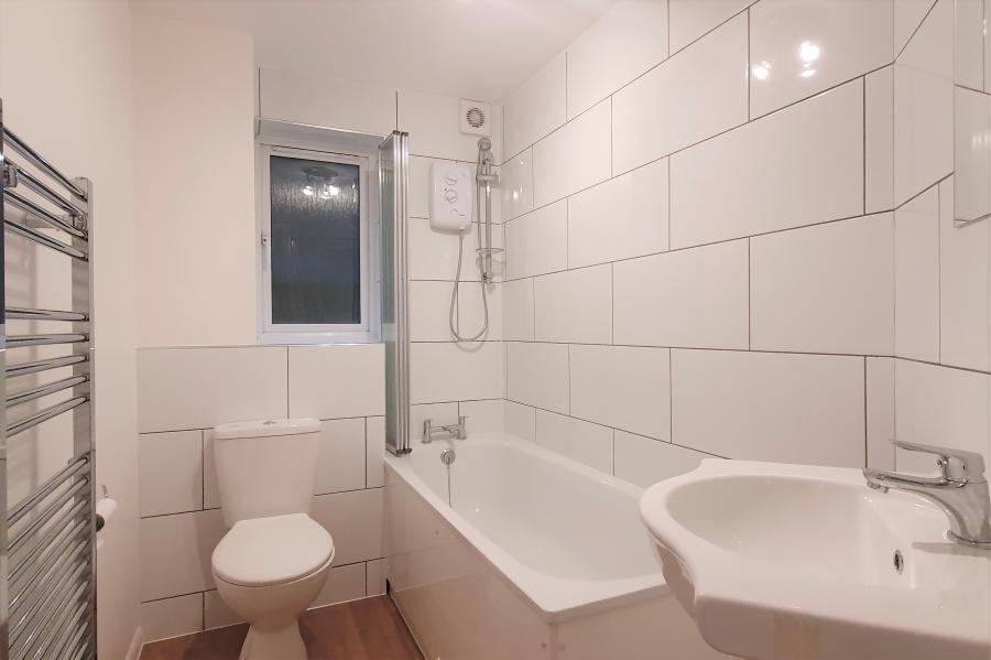 Flat Clowser Close in Greater London