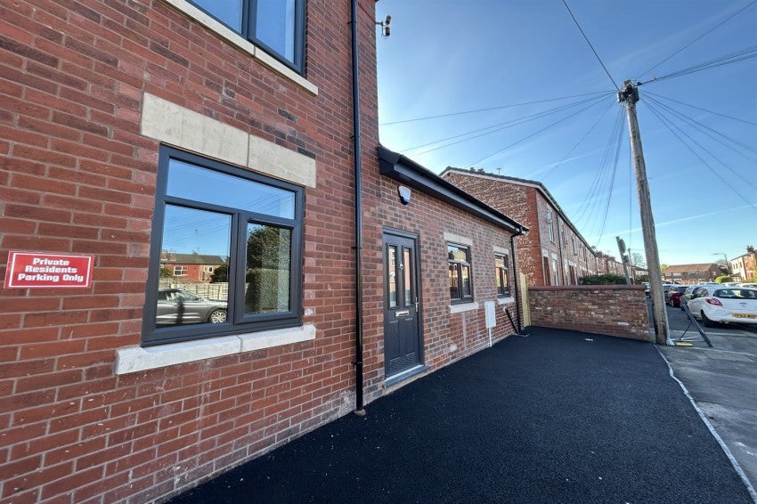 Flat Dane Road in Trafford