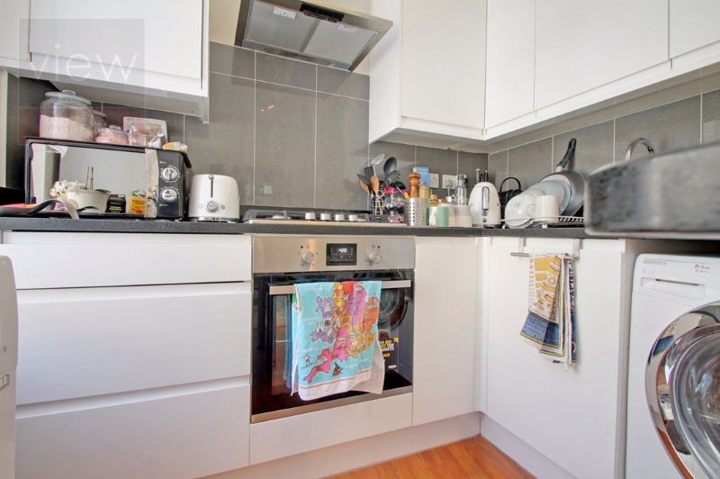 Flat Warren Street in Greater London