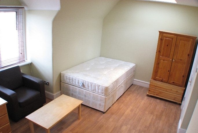 Flat Matheson Road in Greater London