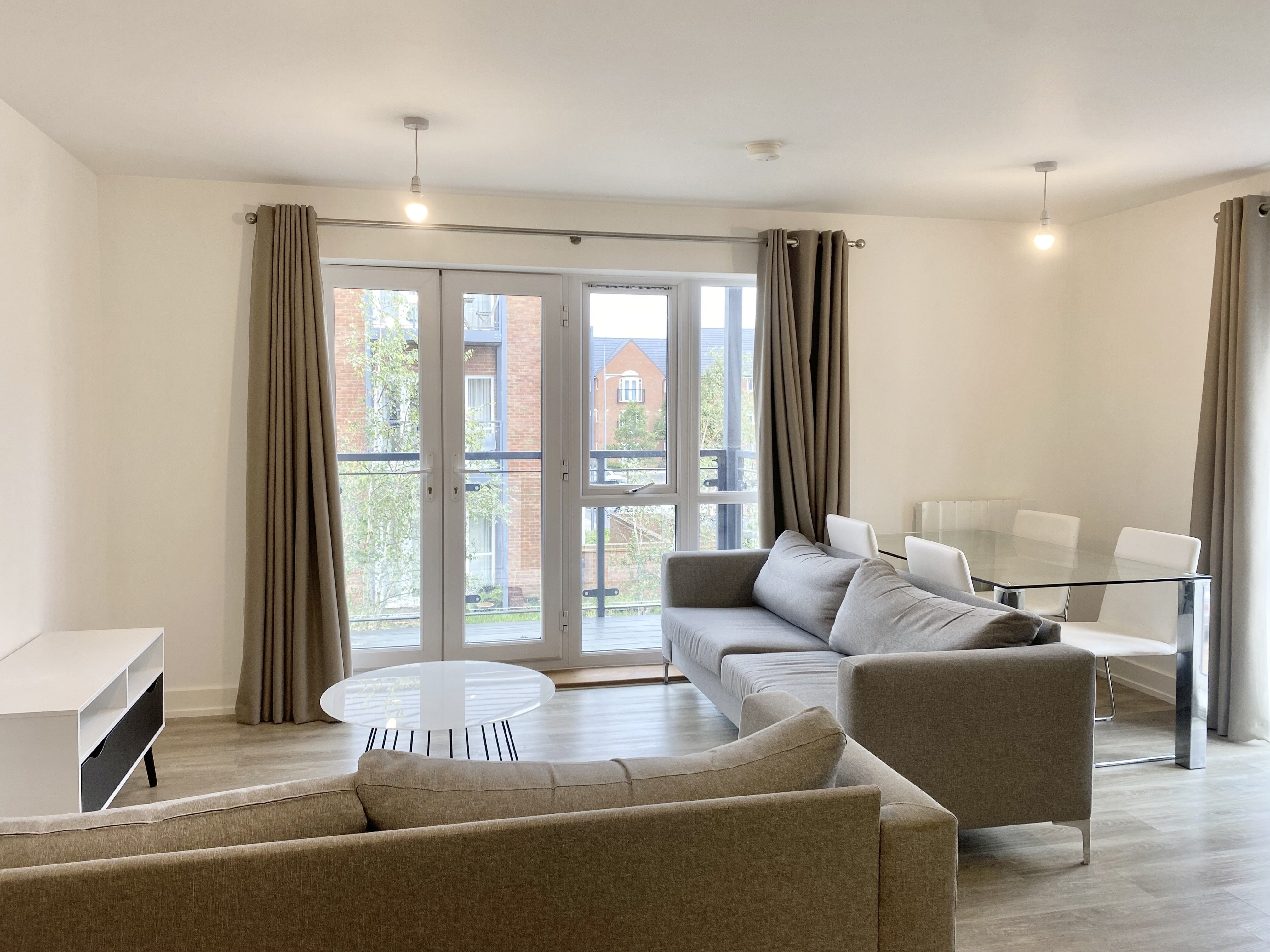 Flat Holmbush Mews in Horsham