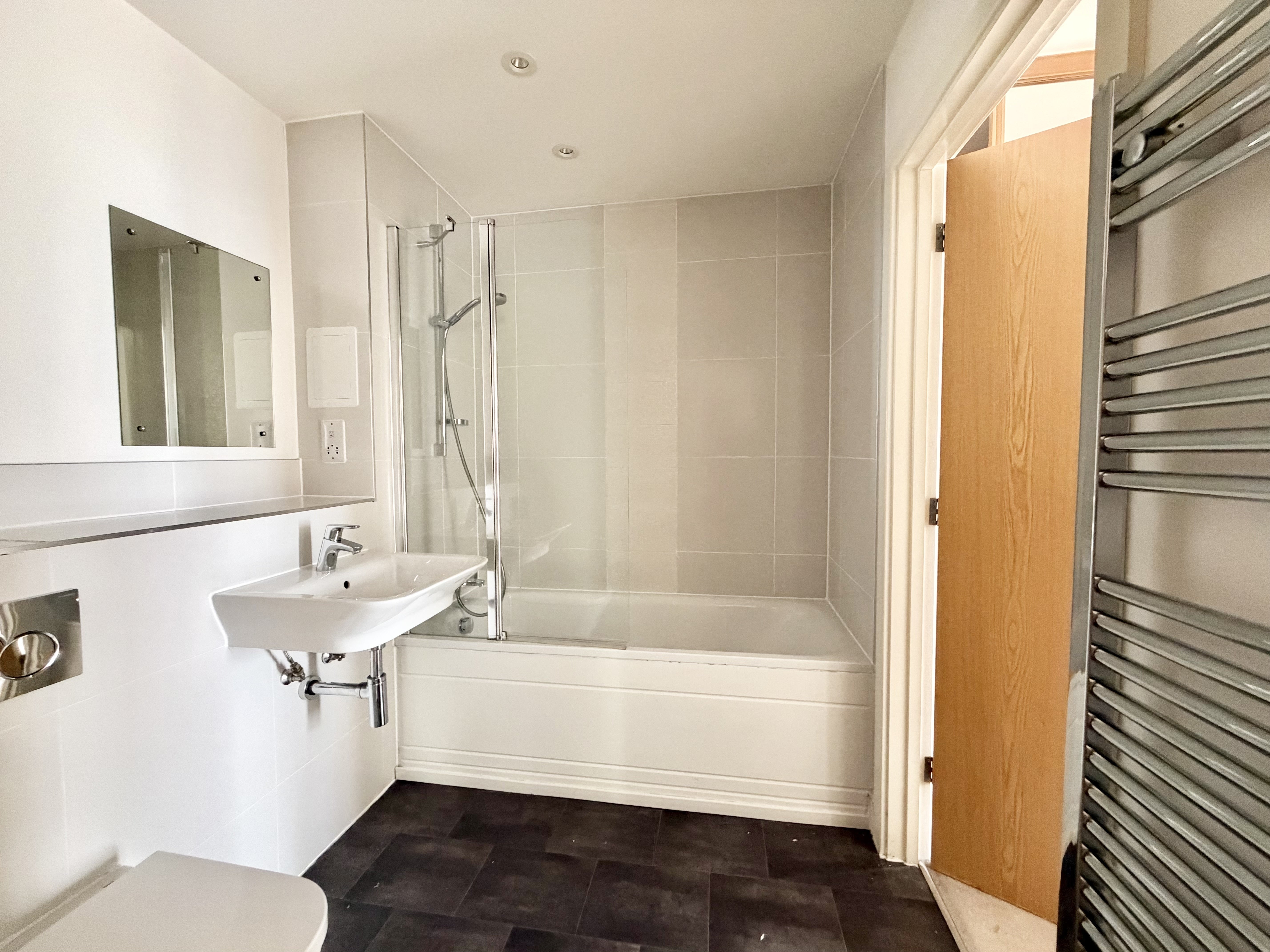 Flat Holmbush Mews in Horsham