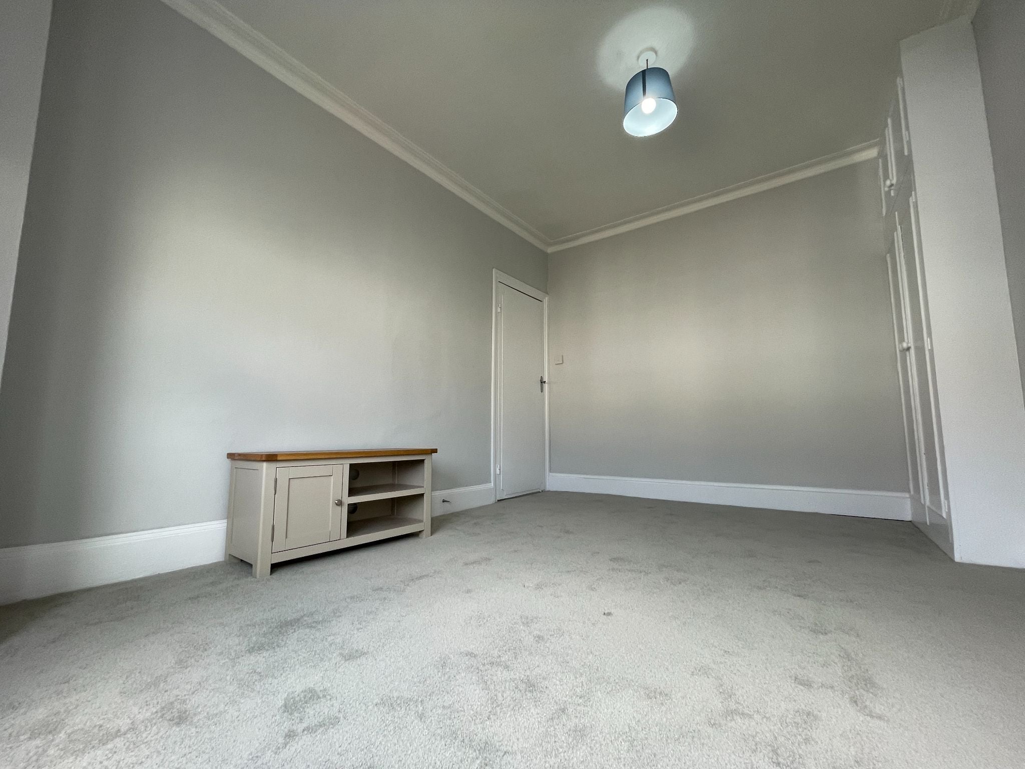Flat Chaplin Road in Greater London