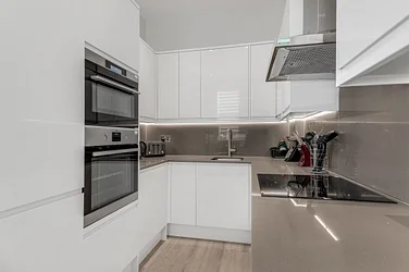 Flat Finborough Road in Greater London